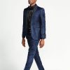 Traje para hombre azul navy bordado. - Imagen 3