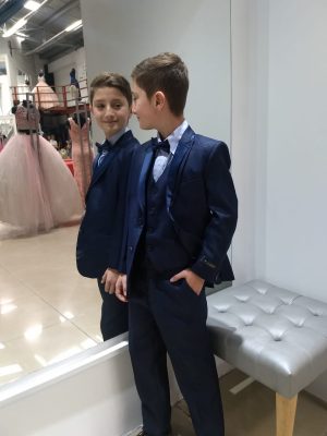 Traje para primera comunión y pajecitos.