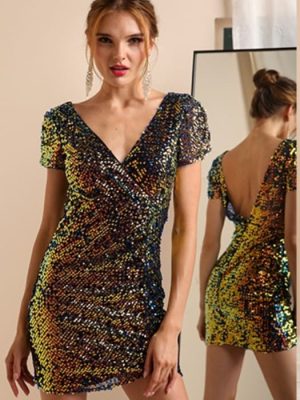 Vestido corto en lentejuelas con mangas Rf. S19078