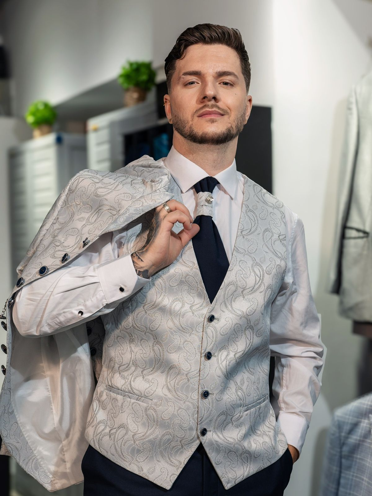 Traje de Novio Vanguardista ¨Imperial Silver¨ - Imagen 2
