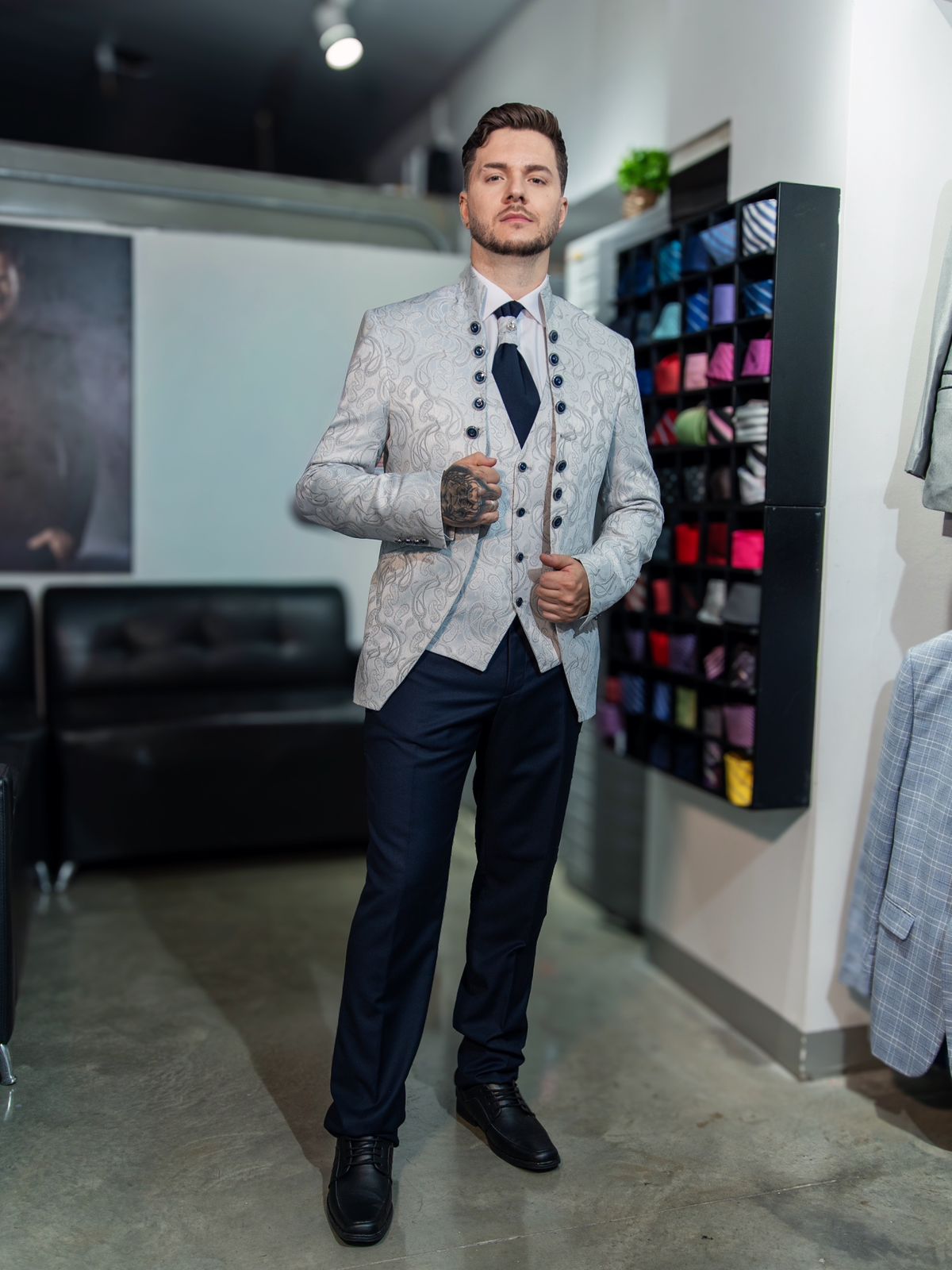 Traje de Novio Vanguardista ¨Imperial Silver¨ - Imagen 4