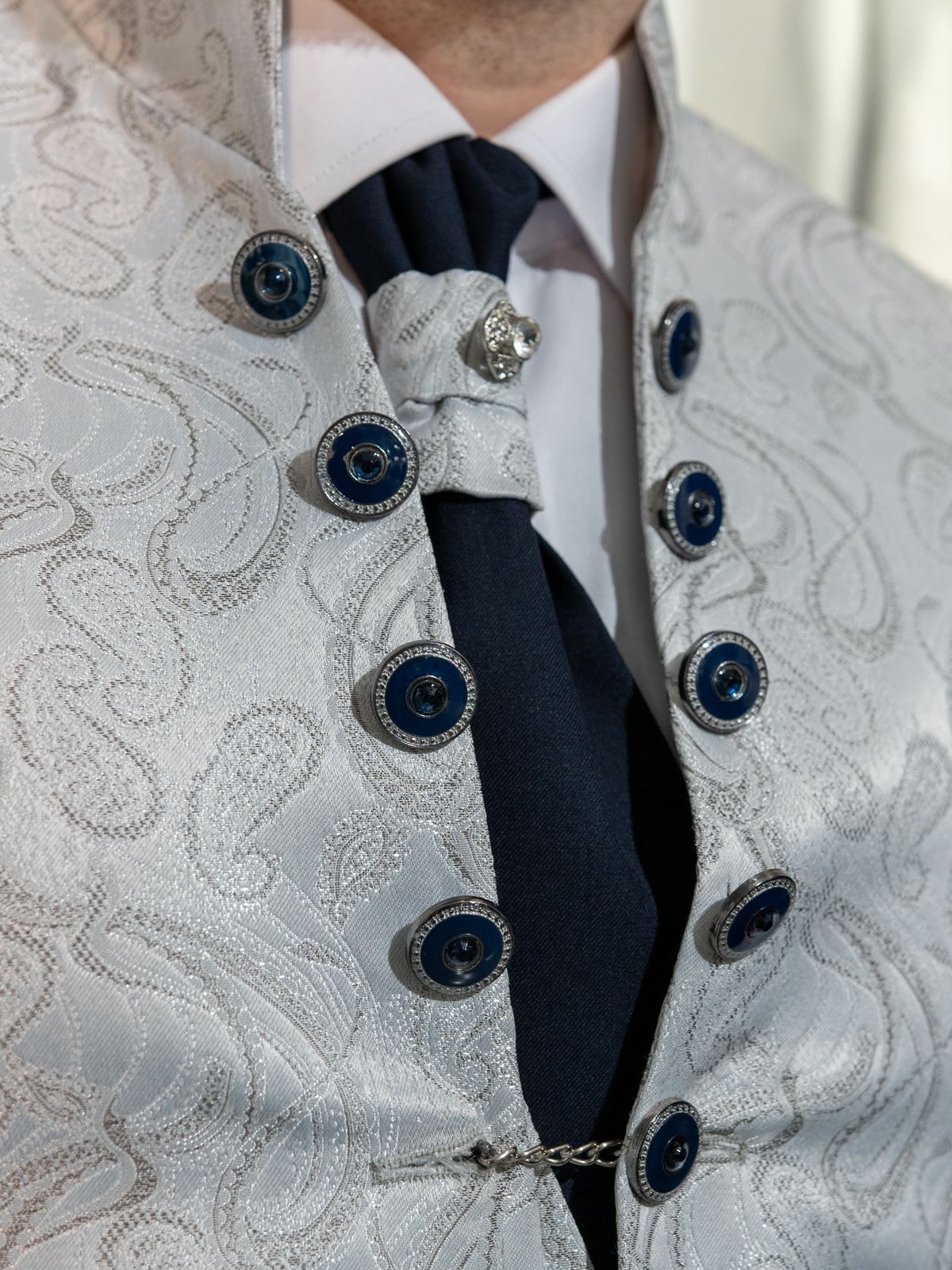 Traje de Novio Vanguardista ¨Imperial Silver¨ - Imagen 5