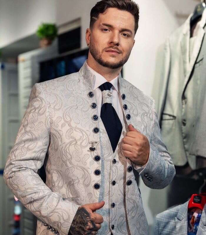 Traje de novio Vanguardista